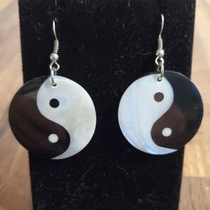 Yikes yang shell earrings